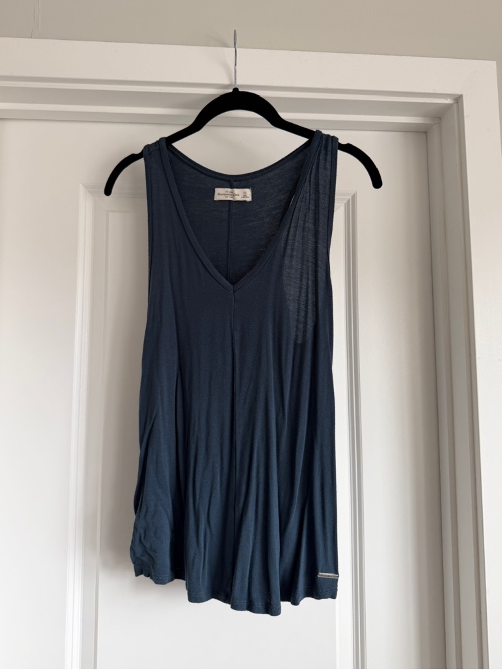 Abercrombie & Fitch Navy V-Neck Flow Tank XS